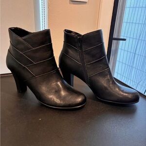 A2 By Aerosoles Black Ankle Booties